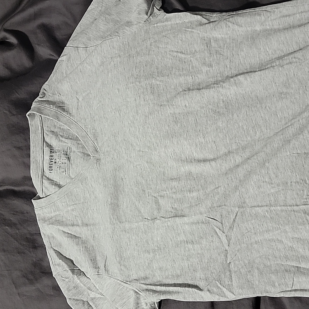 Men's v-neck slim fit t-shirt